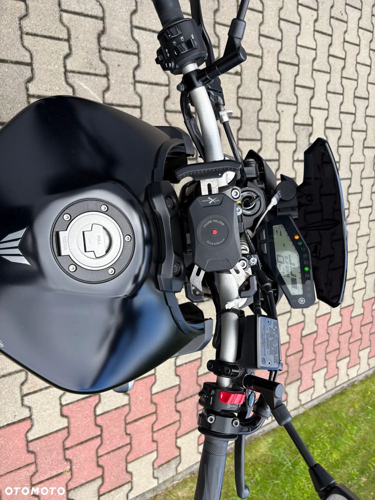 Yamaha MT - 7