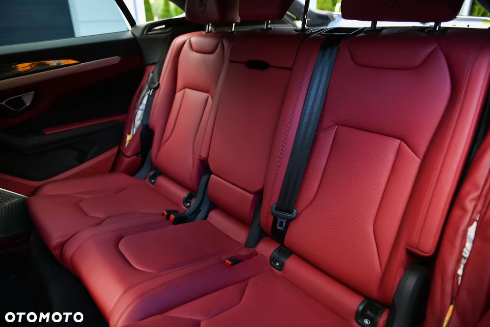Lamborghini Urus - 12