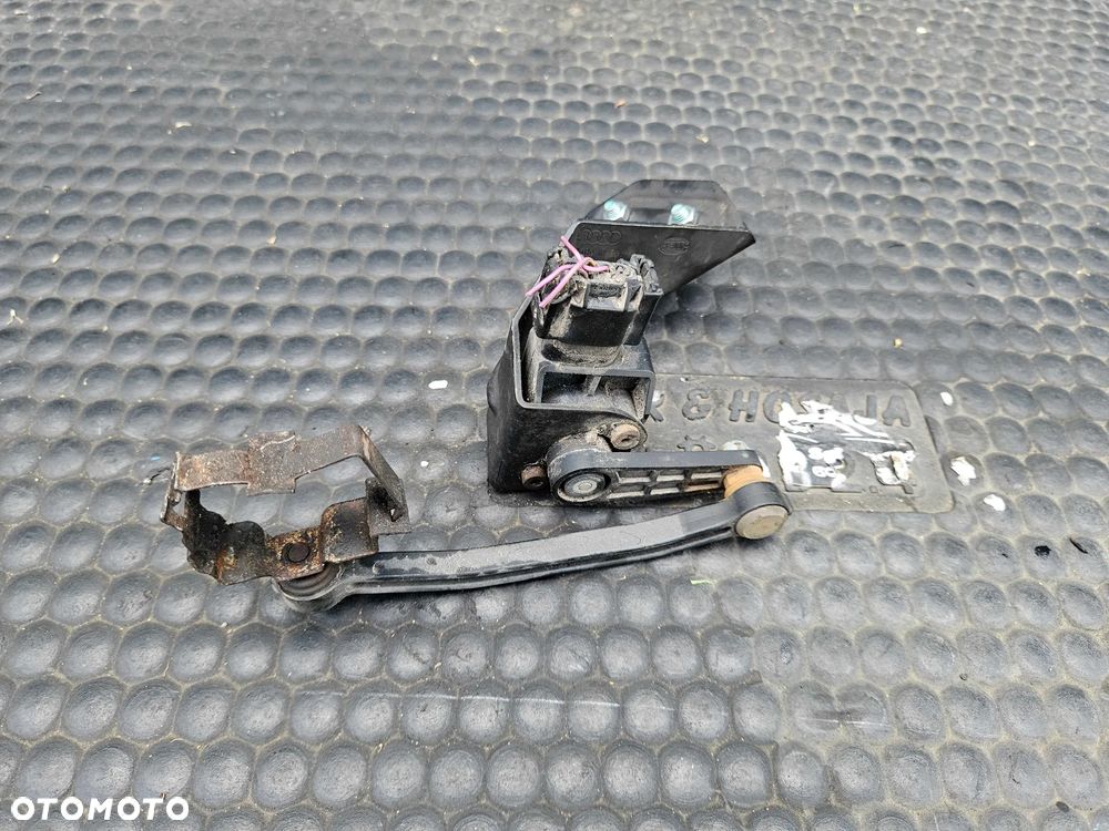 Czujnik 8E0903503 Sterownik Poziomowania Cieglo Swiatel Xenon Wtyczka Audi A4 B6 B7 - 1