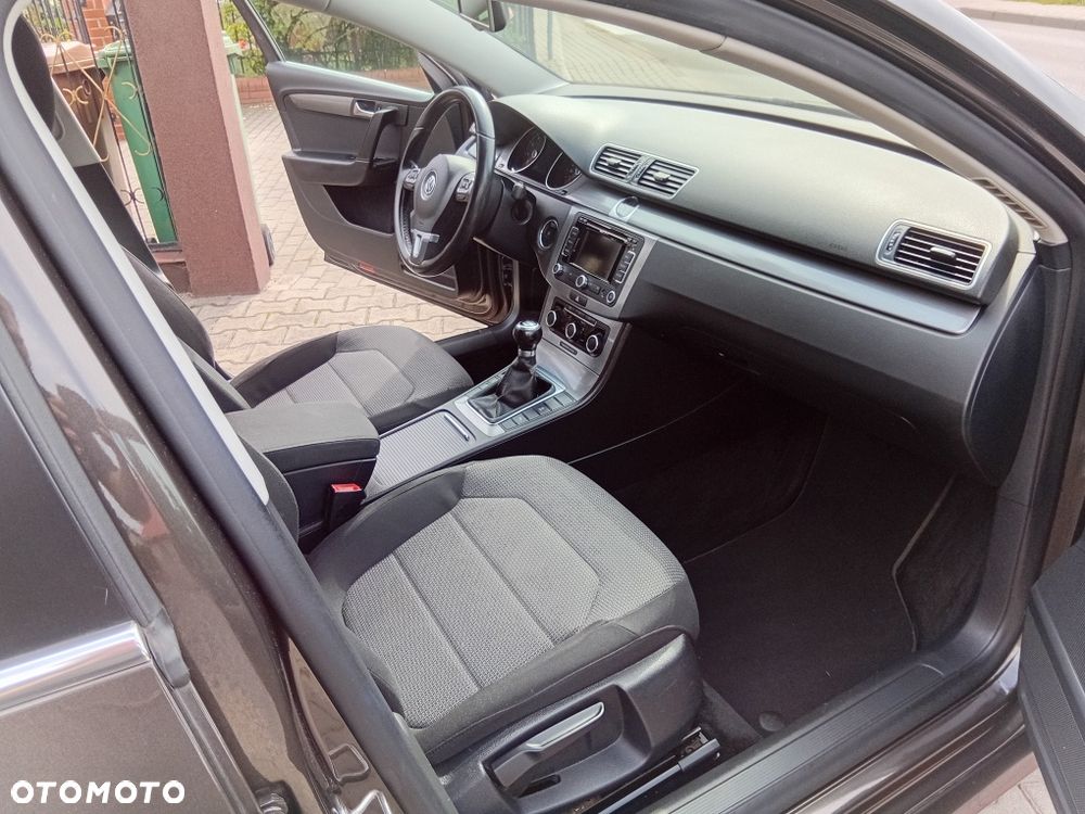 Volkswagen Passat - 8