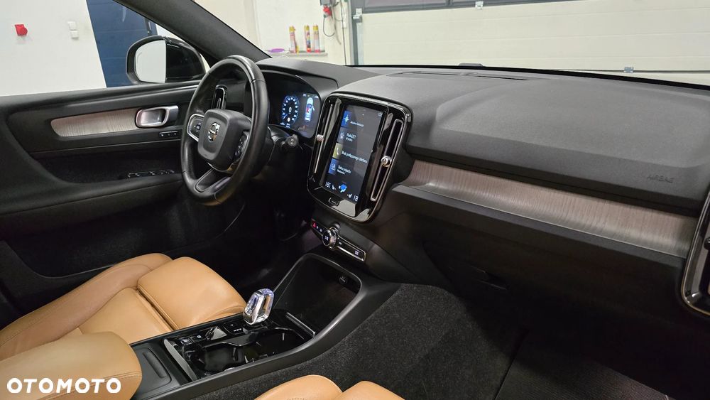 Volvo XC 40 D4 AWD Inscription - 16