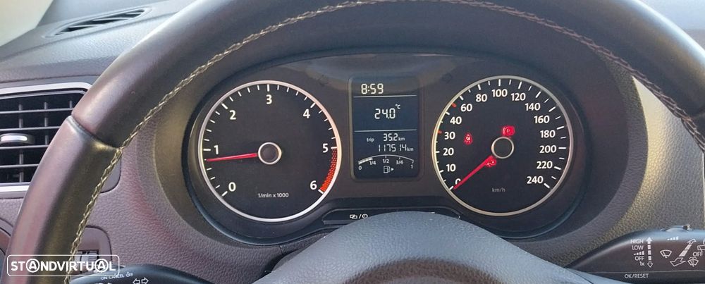 VW Polo 1.6 TDI Blue Motion Life - 24