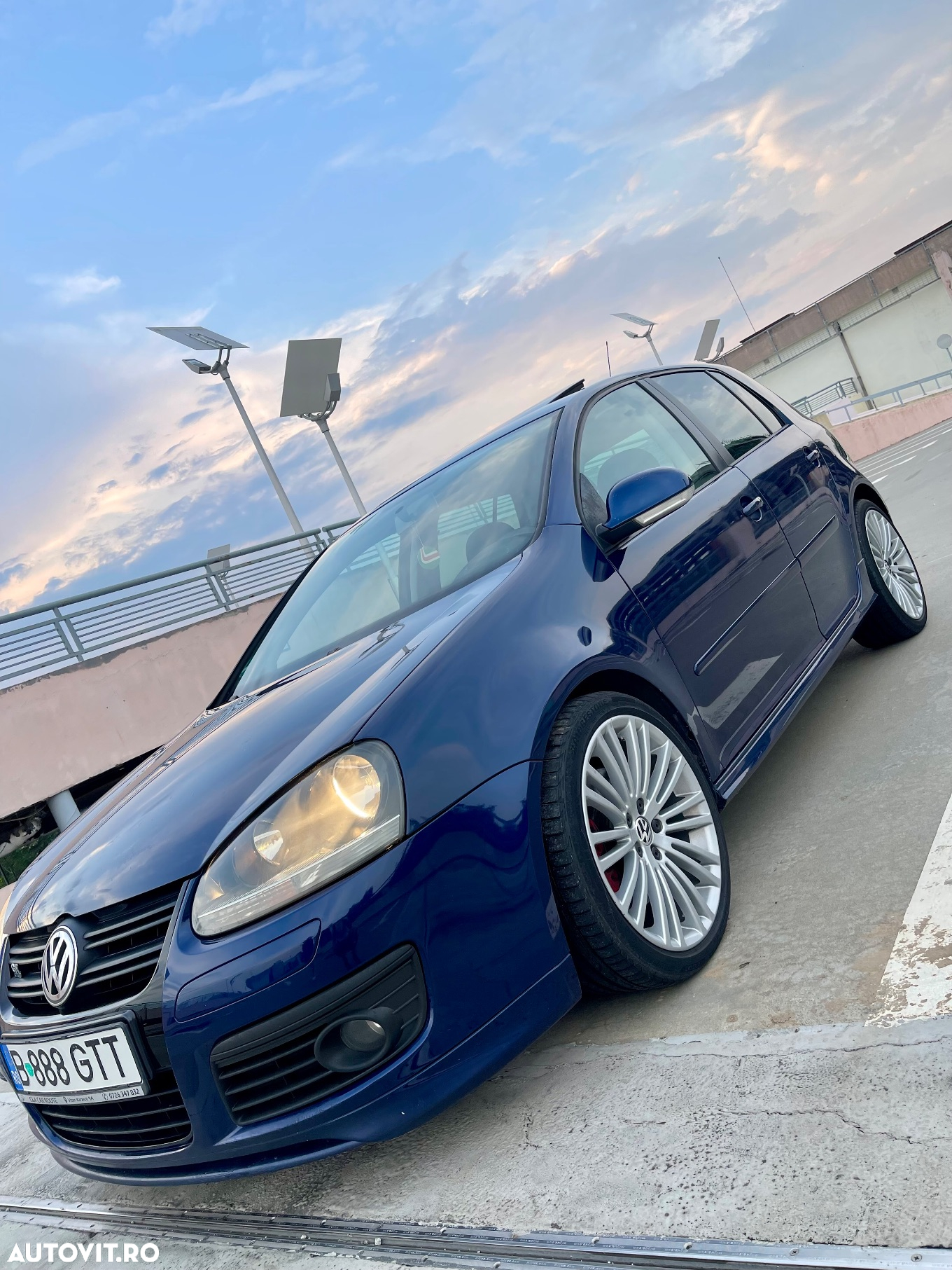 Volkswagen Golf 2.0 TDI GT Sport - 4