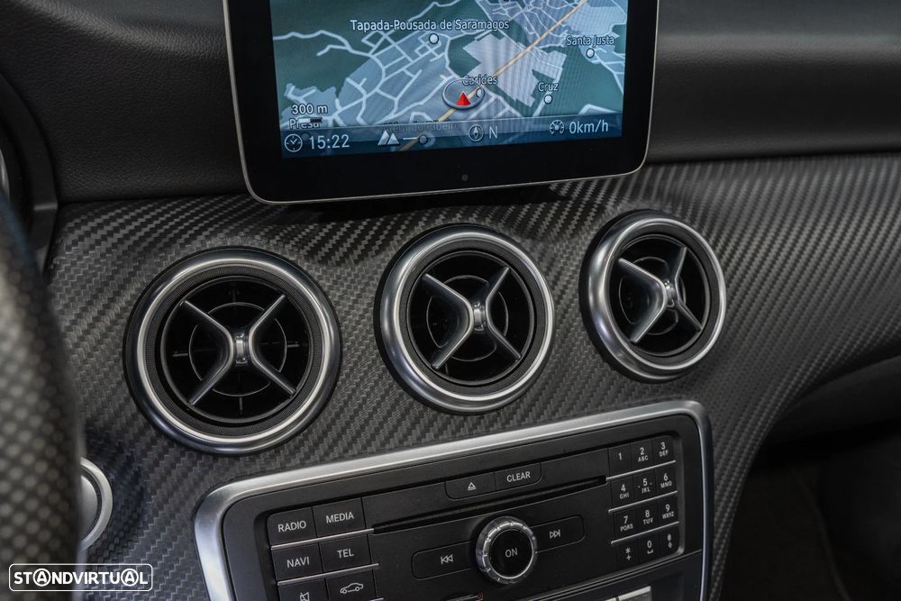 Mercedes-Benz A 180 AMG Line - 15