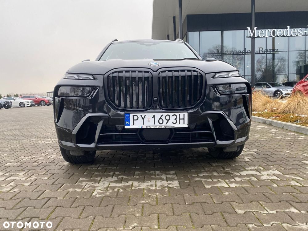 BMW X7 - 7