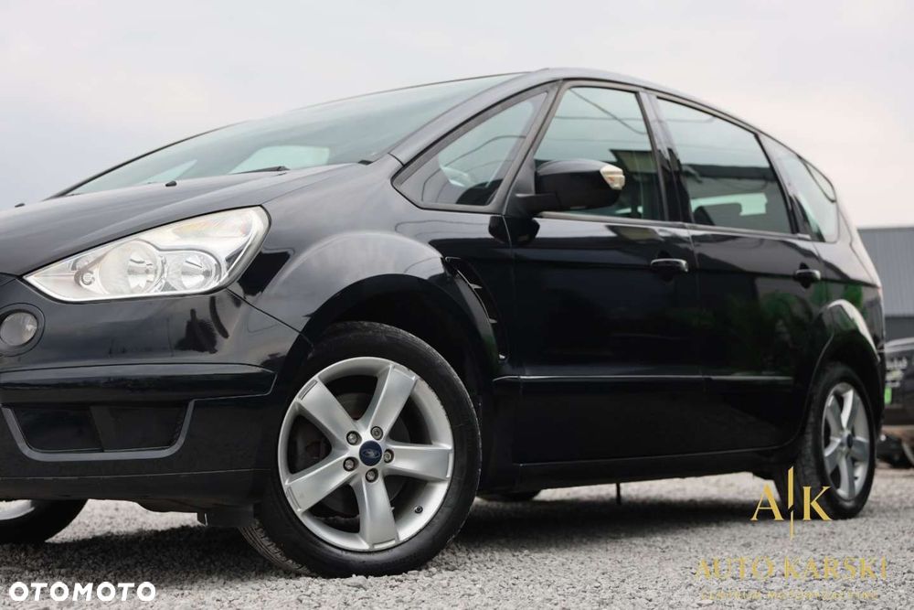 Ford S-Max - 11