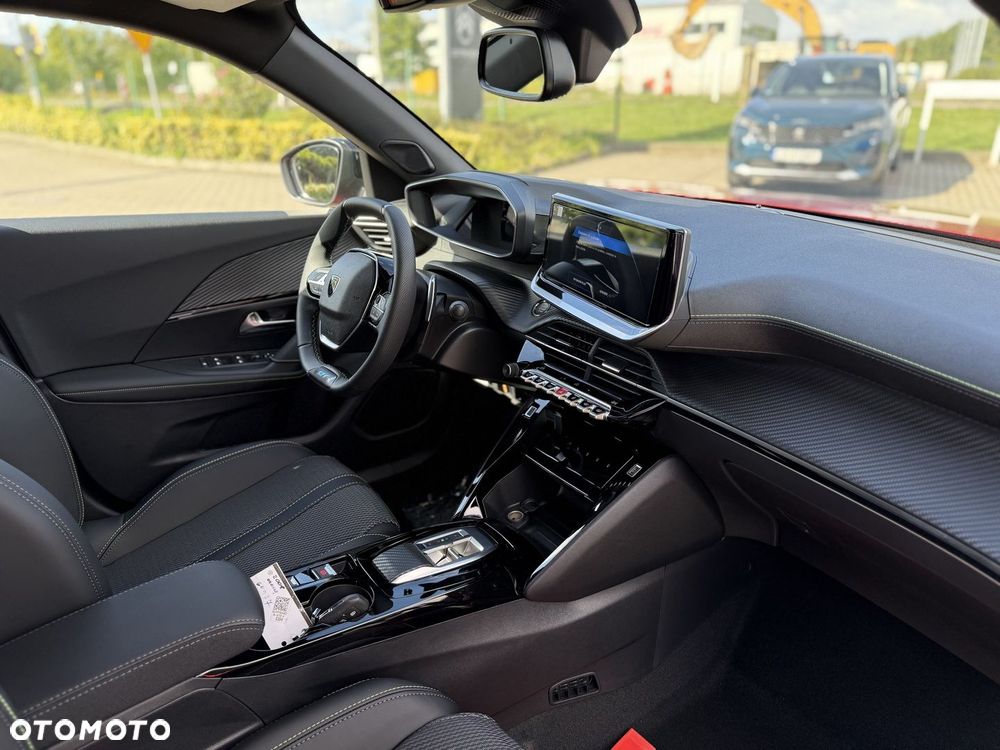 Peugeot 2008 PureTech mHEV GT e-DCS6 - 18
