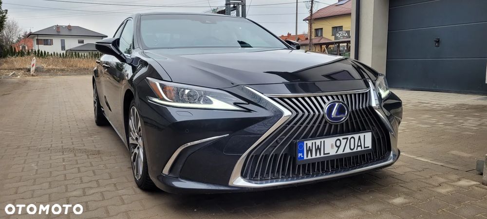 Lexus ES 300h Business Edition + - 12