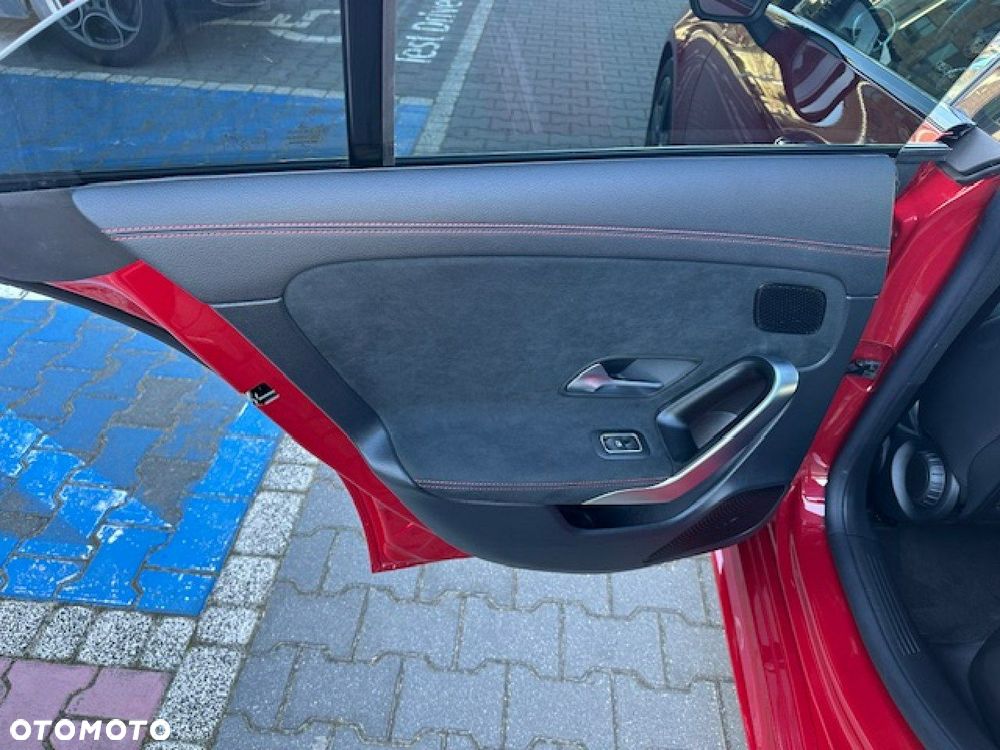 Mercedes-Benz CLA - 25