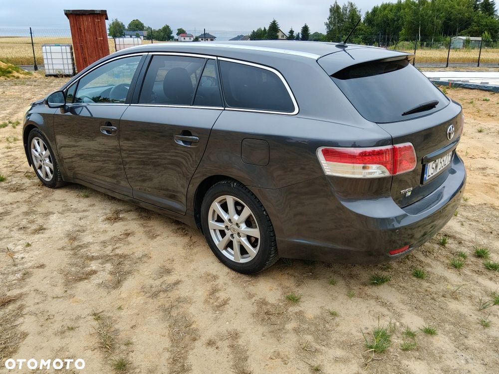 Toyota Avensis - 4