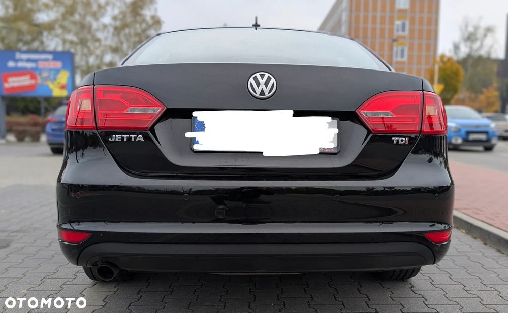 Volkswagen Jetta 1.6 TDI Comfortline - 4