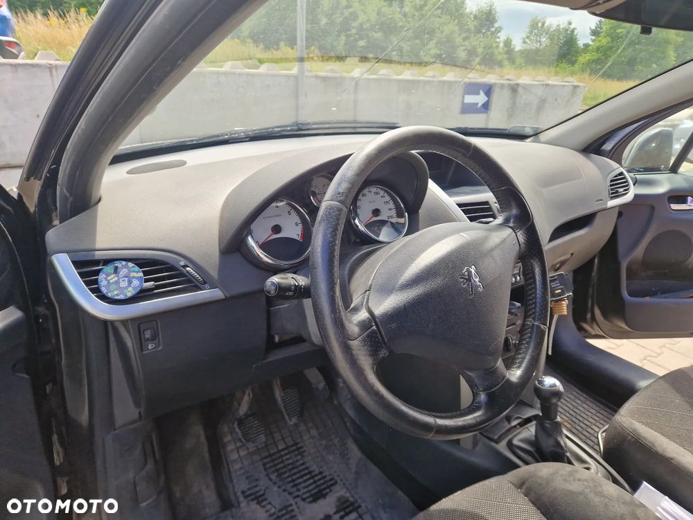 Peugeot 207 1.4 16V Sporty - 2