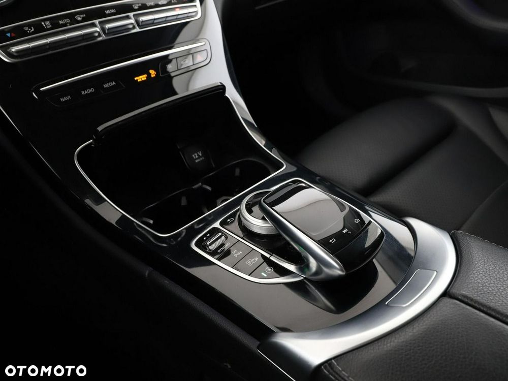 Mercedes-Benz Klasa C 300 9G-TRONIC Avantgarde - 31