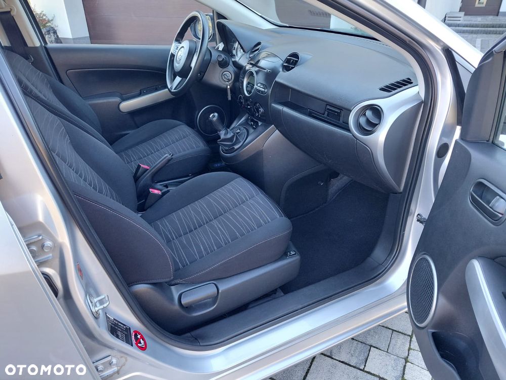 Mazda 2 - 15