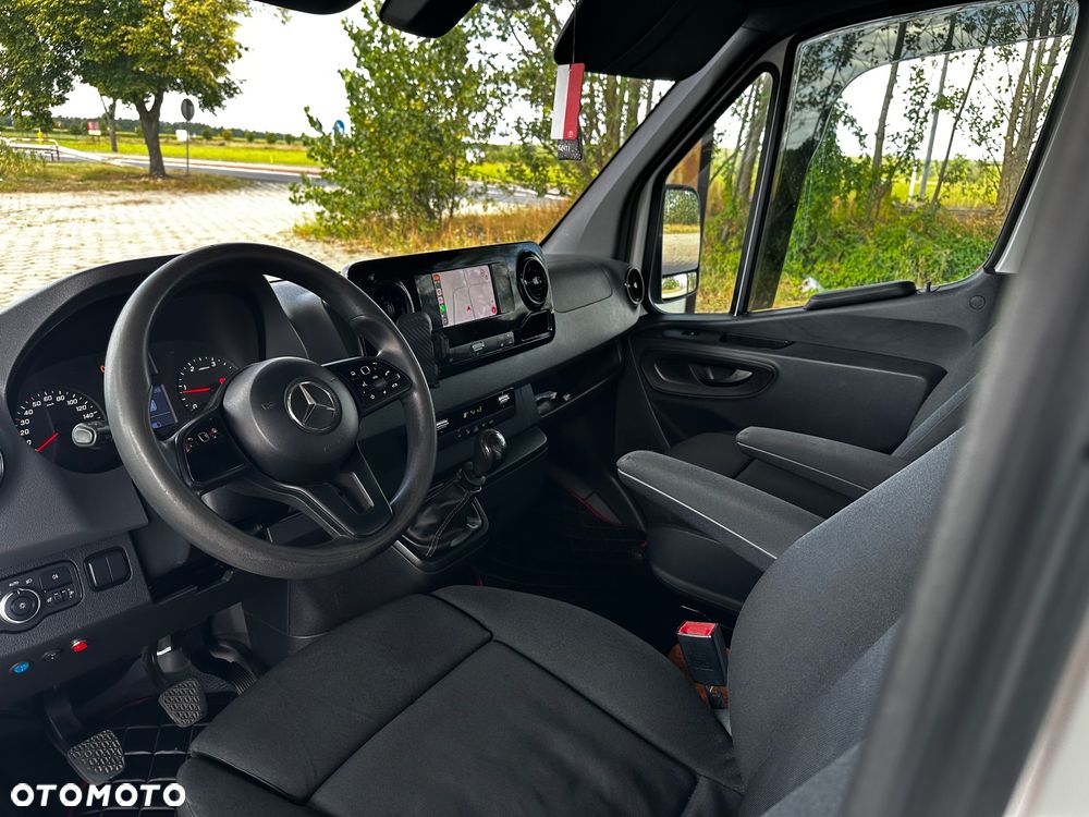 Mercedes-Benz Sprinter - 17