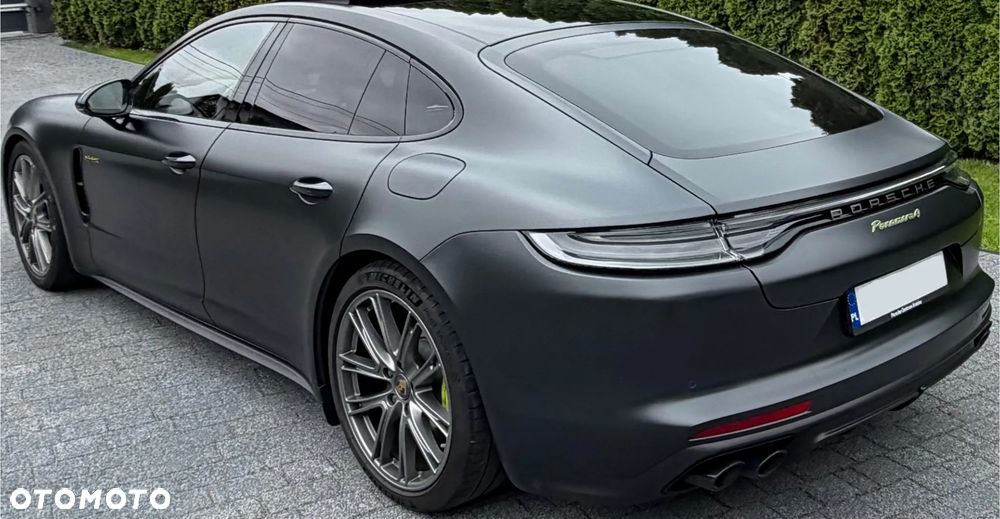 Porsche Panamera 4 Platinum Edition - 12