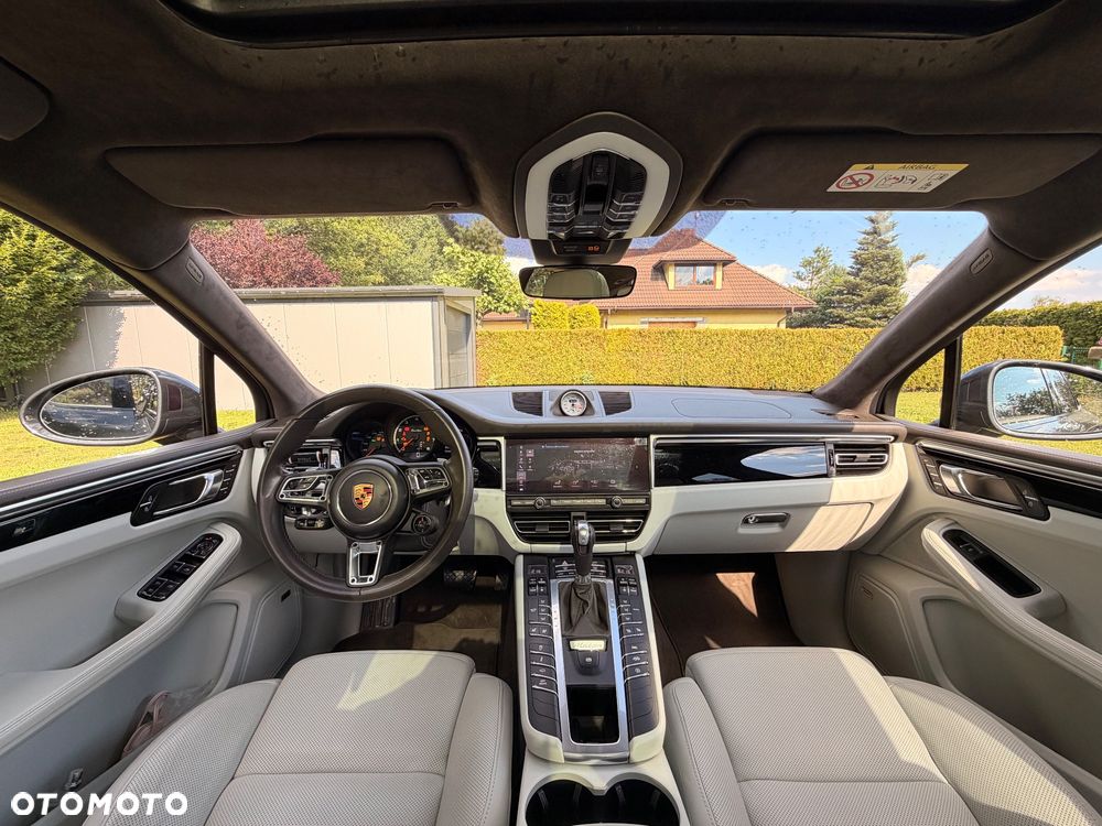 Porsche Macan Turbo - 16