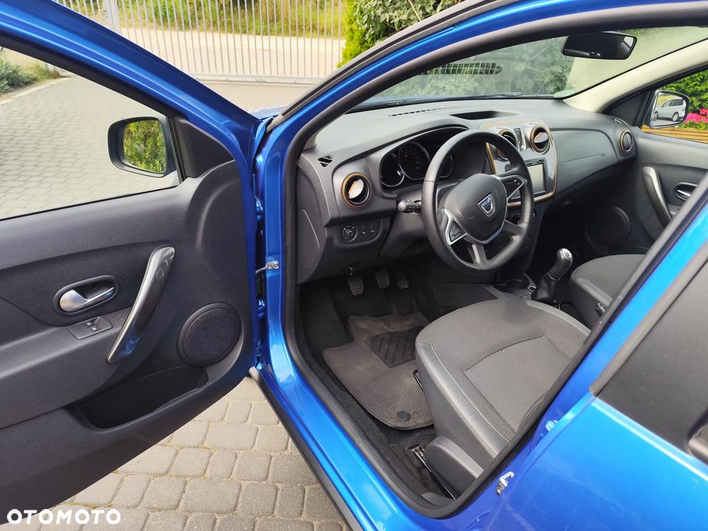 Dacia Logan TCe 90 (S&S) Stepway - 9