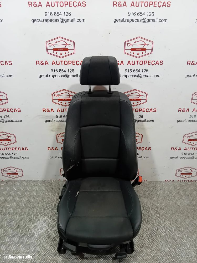 Conjunto de Bancos BMW Serie 1 Cabriolet E88 Pack M Pele e Tecido - 18