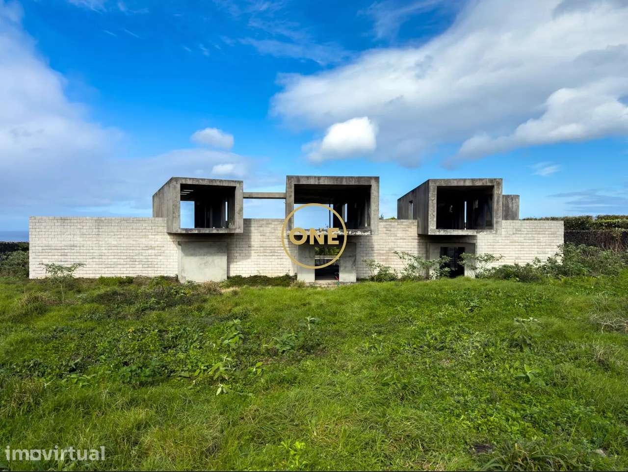 Moradia em construção - Estrutura Entregue no Estado Atual - Grande imagem: 3/7