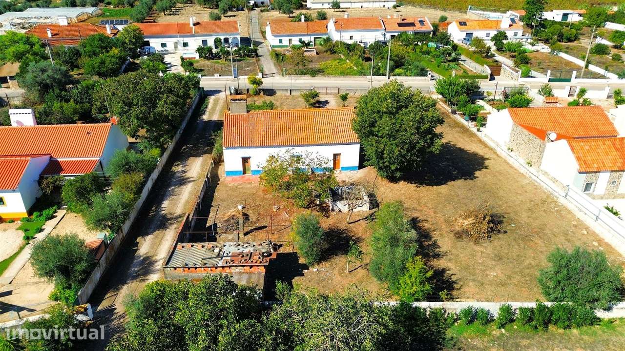 Quinta à venda em Borba | 1.700m² urbanos e potencial de ampliação - Grande imagem: 3/35