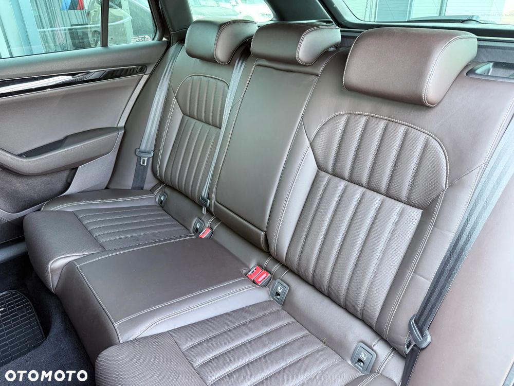 Skoda Superb 2.0 TSI L&K DSG - 31