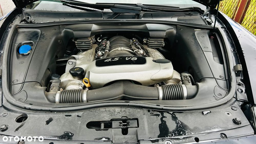 Porsche Cayenne - 4