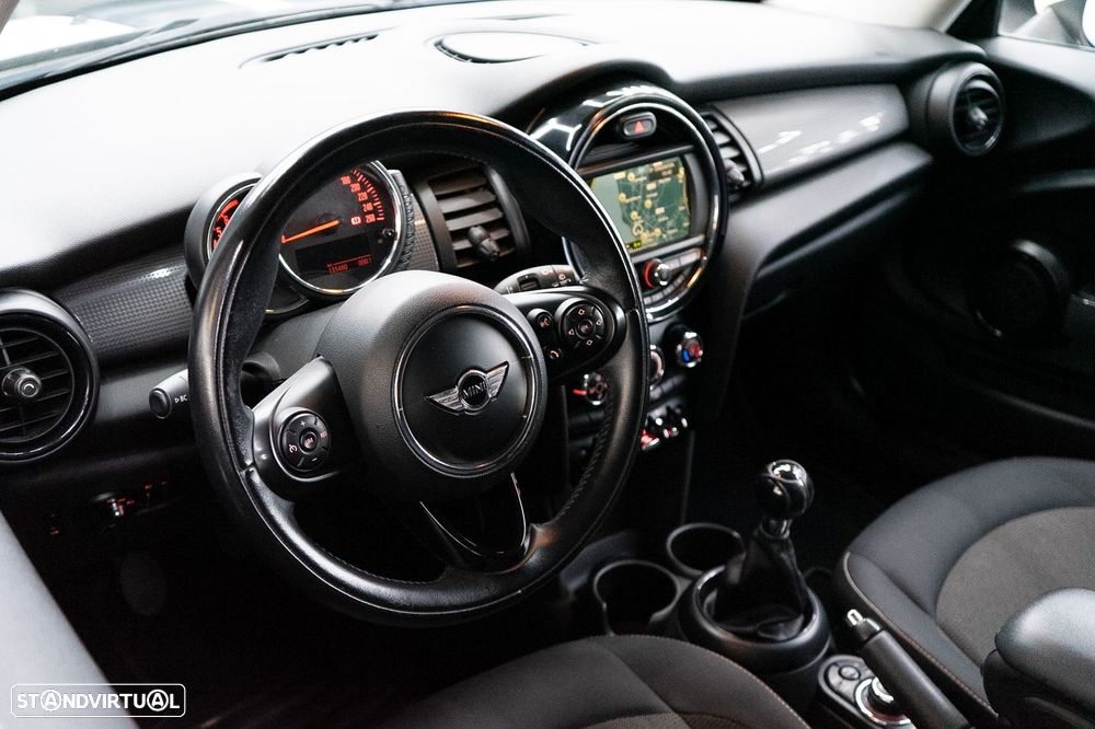 MINI 3 Portas Cooper D - 5