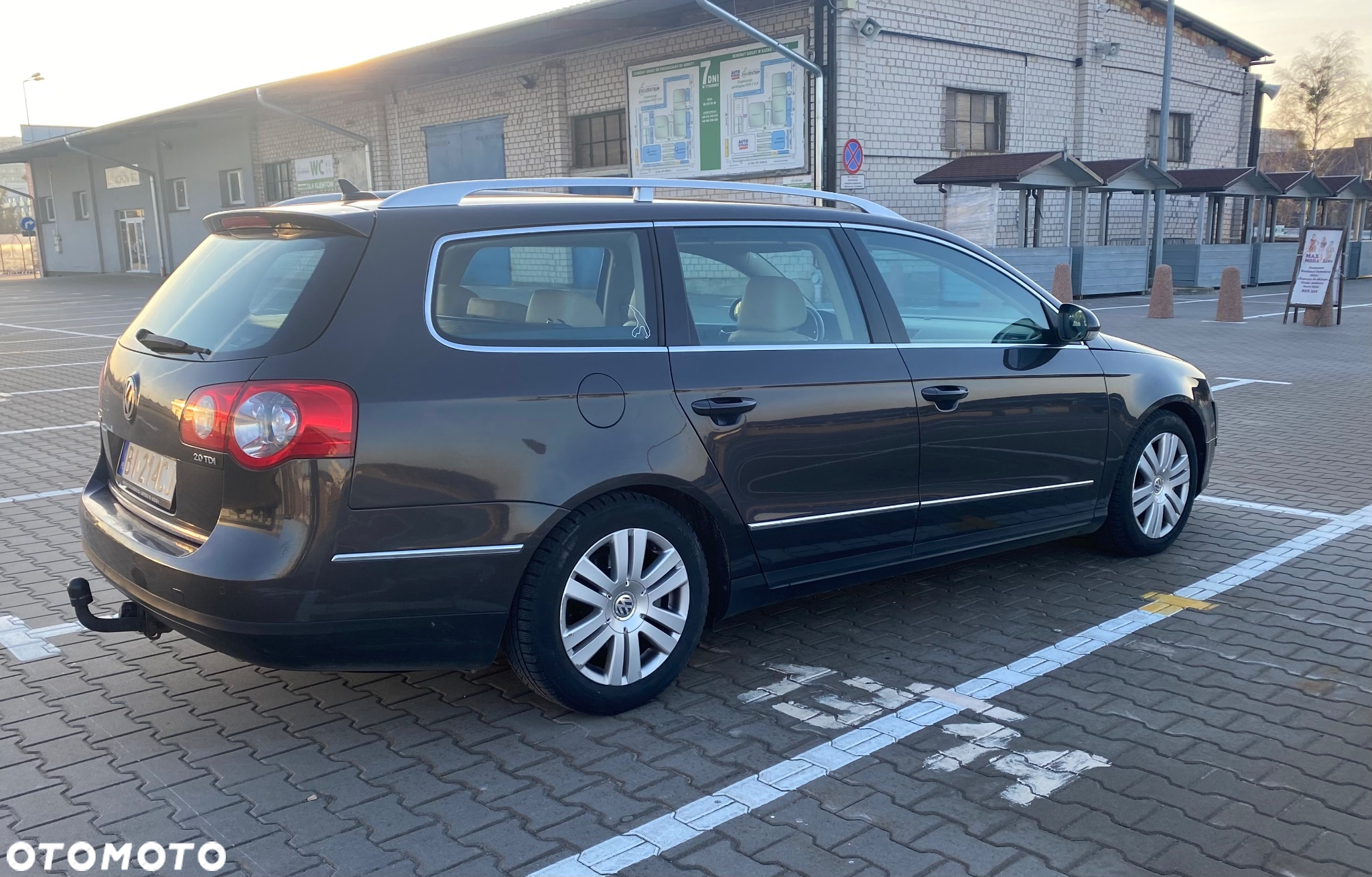 Volkswagen Passat Variant 2.0 Blue TDI DPF Sportline - 4