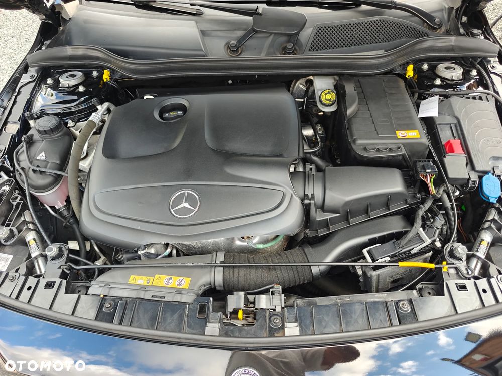 Mercedes-Benz GLA 200 AMG Line - 16