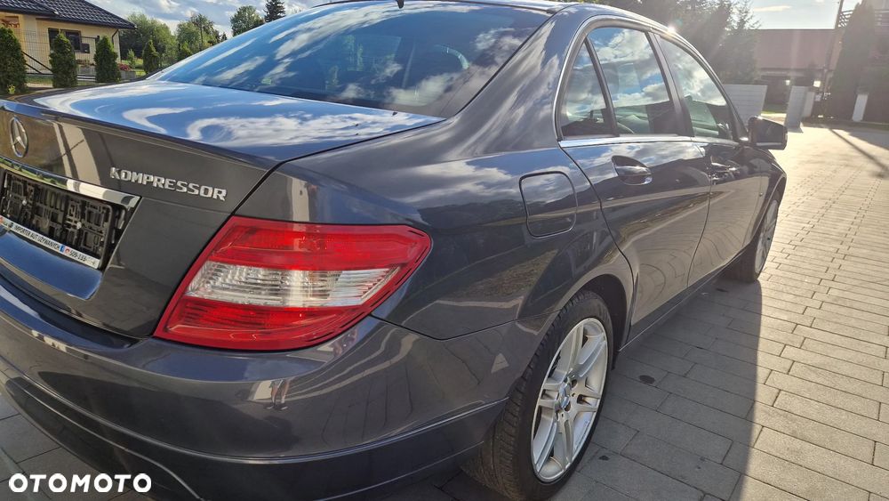 Mercedes-Benz Klasa C 180 Kompressor Automatik BlueEFFICIENCY - 12