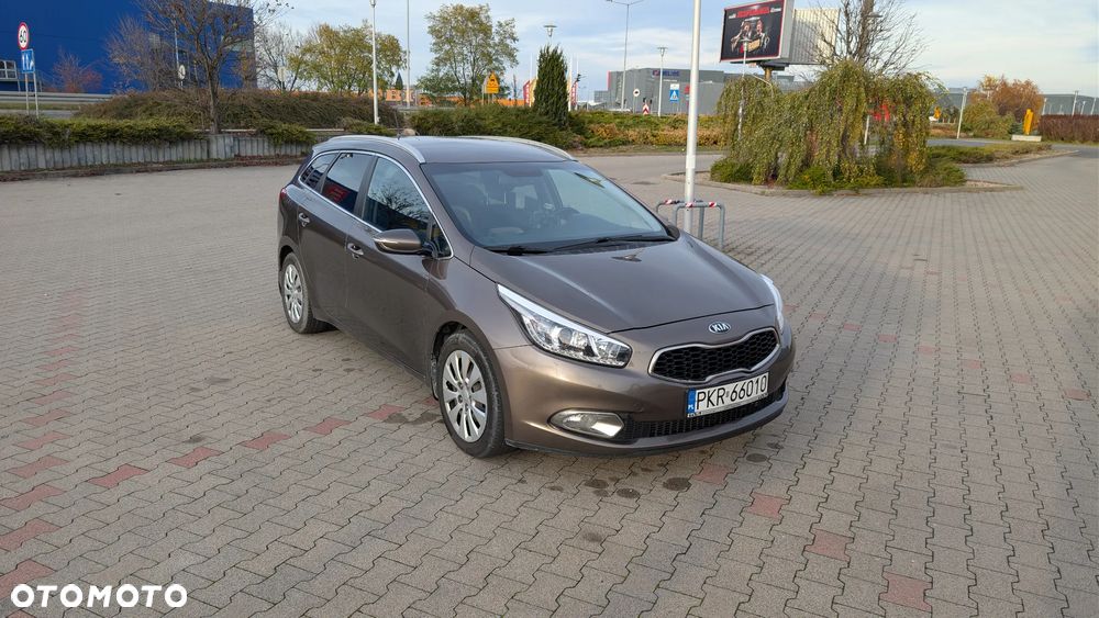 Kia Ceed - 8