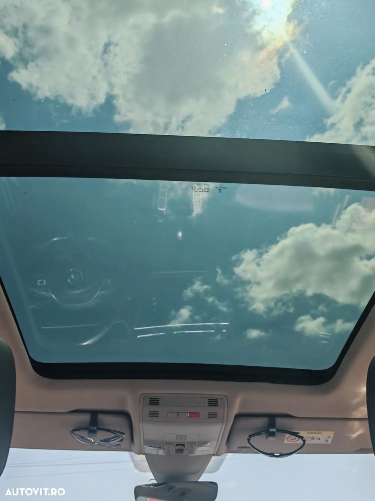 Volkswagen Tiguan - 11