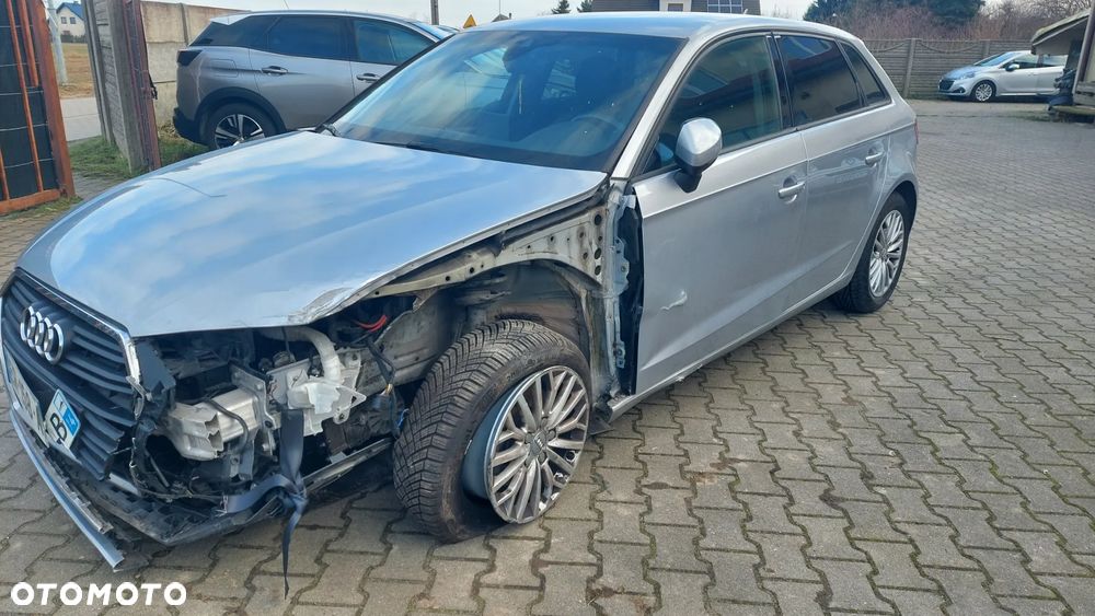 Audi A3 Sportback 1.6 TDI S tronic sport - 4
