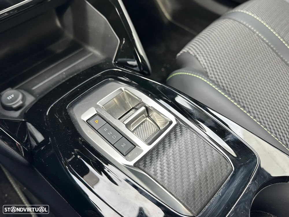 Peugeot 2008 1.2 PureTech GT Line EAT8 - 11