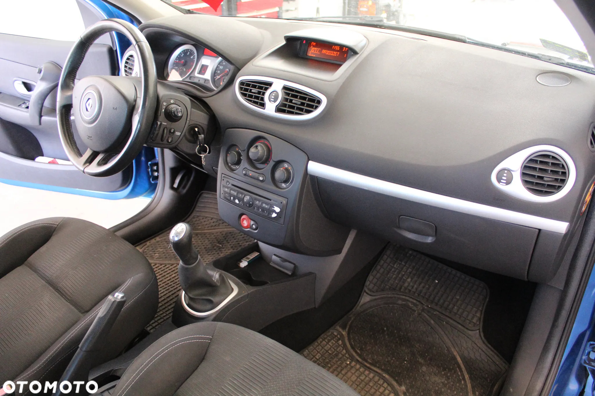 Renault Clio - 16
