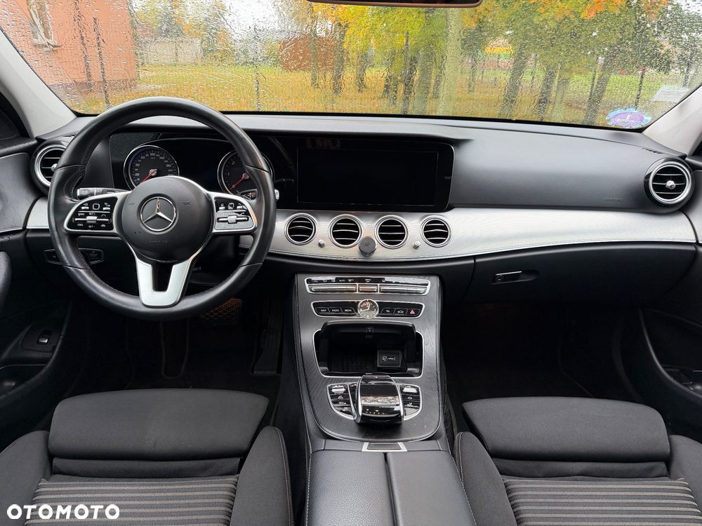 Mercedes-Benz Klasa E 300 de Avantgarde - 28