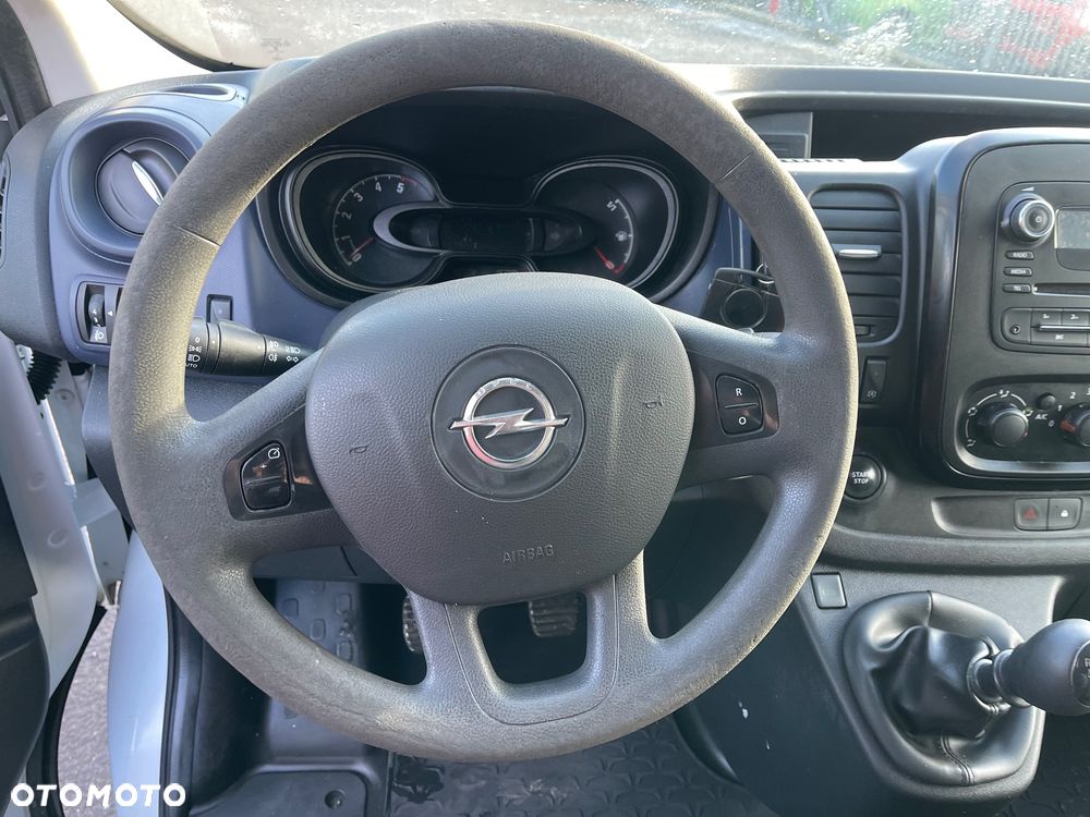 Opel Vivaro - 10