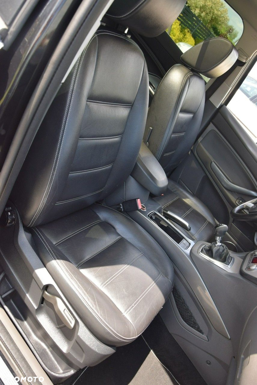 Ford Kuga 2.0 TDCi 2x4 Titanium - 25