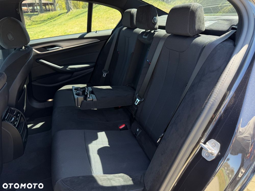 BMW Seria 5 520d xDrive M Sport sport - 22