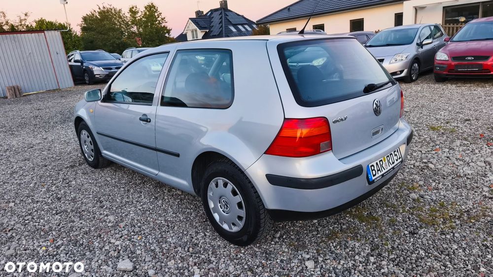 Volkswagen Golf - 11