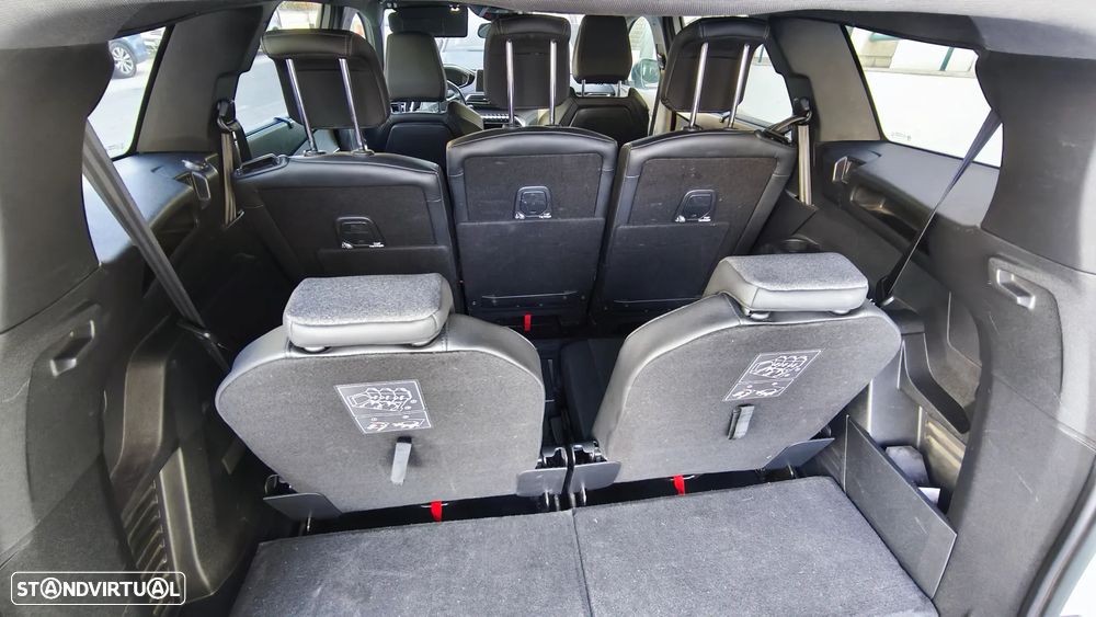 Peugeot 5008 1.5 BlueHDi GT Line J19 EAT8 - 13