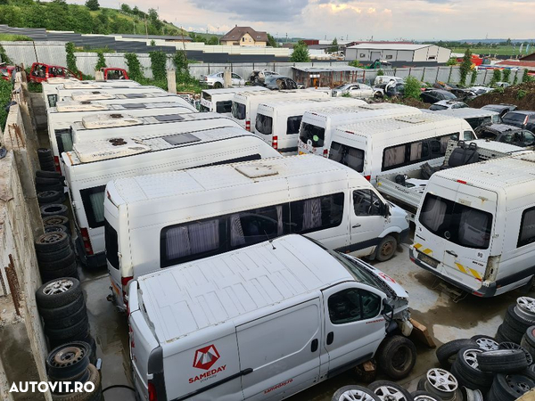 Dezmembrez Renault Master 2.5 d platforma sau microbuz an 2007