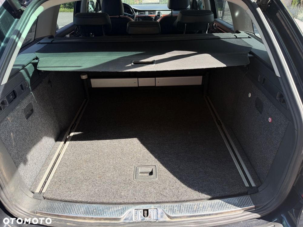 Skoda Superb 2.0 TDI DSG Elegance - 11