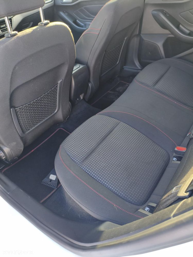 Ford Focus 1.5 EcoBlue STart-Stopp-System ST-LINE X - 12