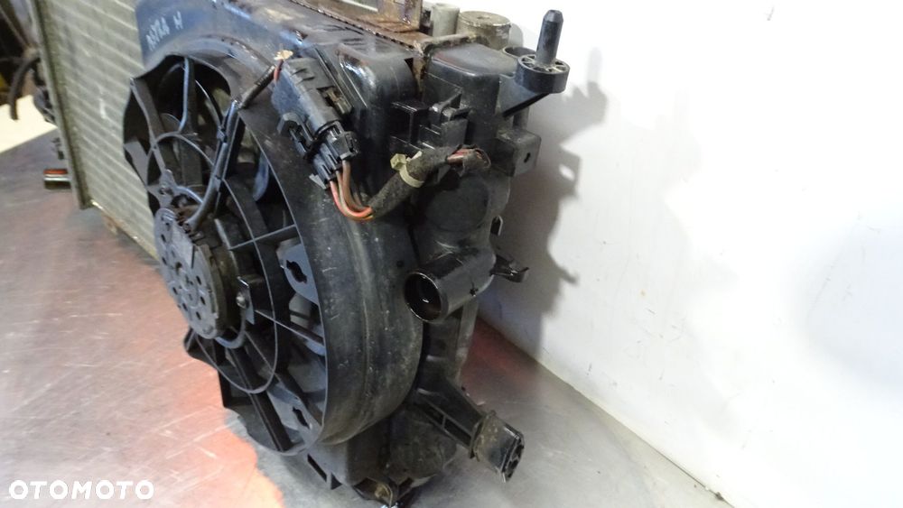 CHŁODNICA WODY KLIMATYZACJI OPEL ASTRA H GTC 2.0T - 6