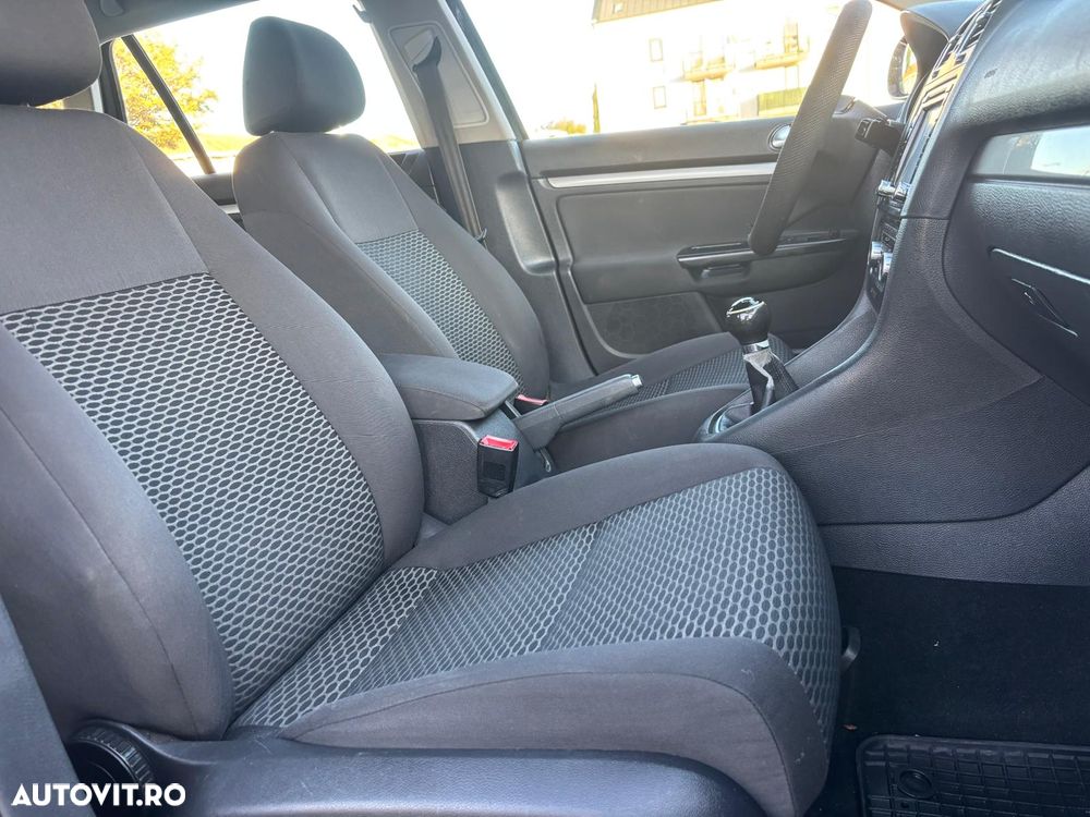 Volkswagen Golf 1.6 TDI DPF Comfortline - 6