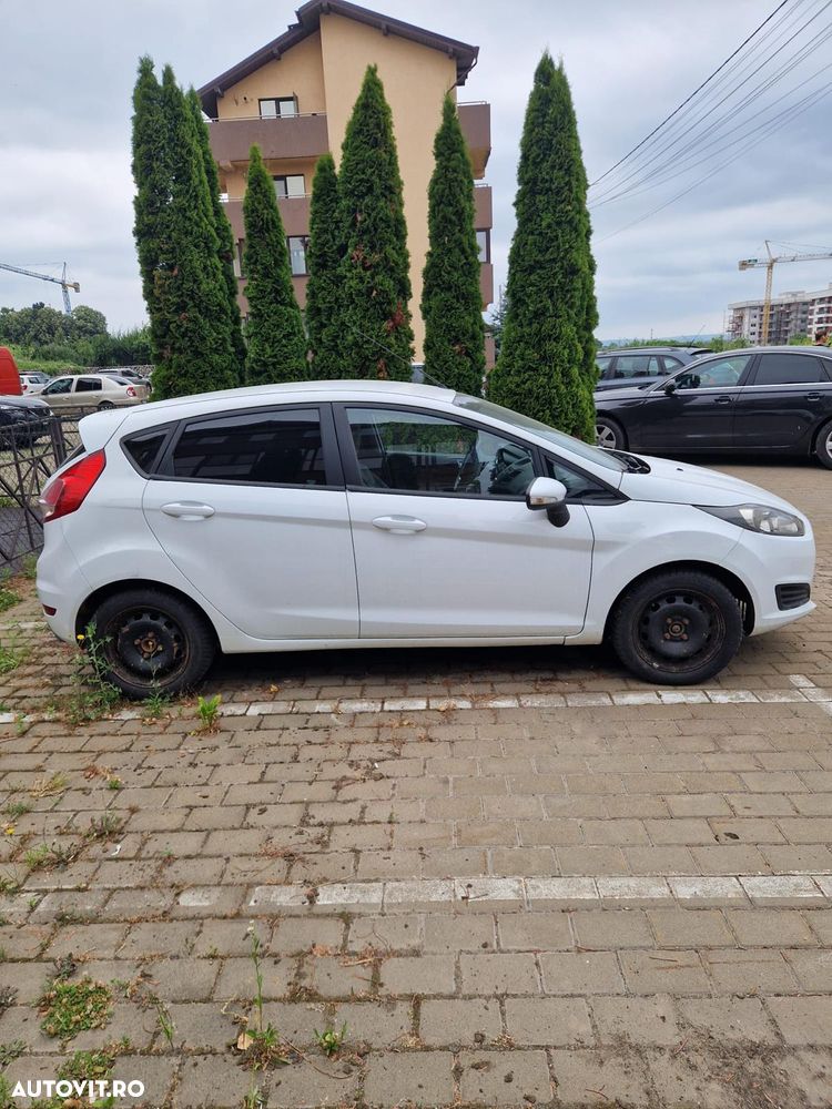 Ford Fiesta - 2