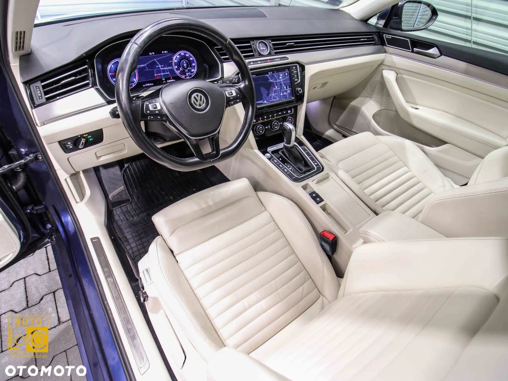 Volkswagen Passat - 17
