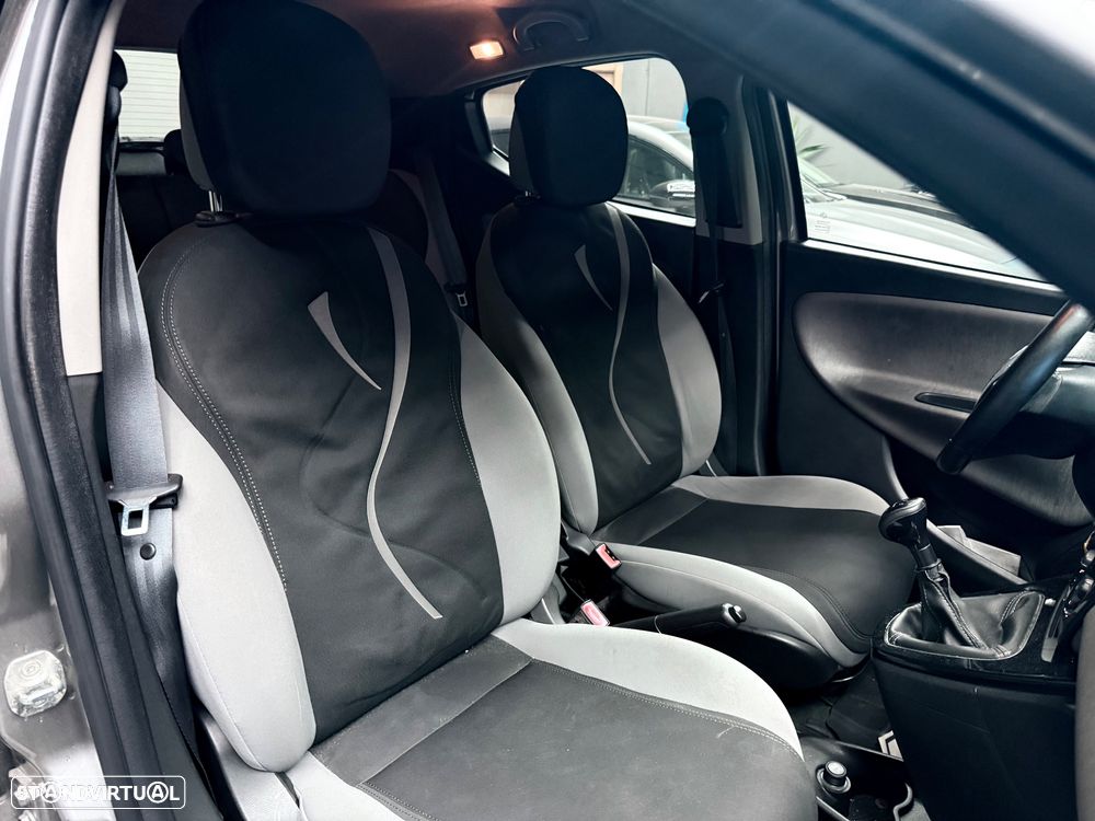 Lancia Ypsilon 1.3 MultiJet Gold - 21